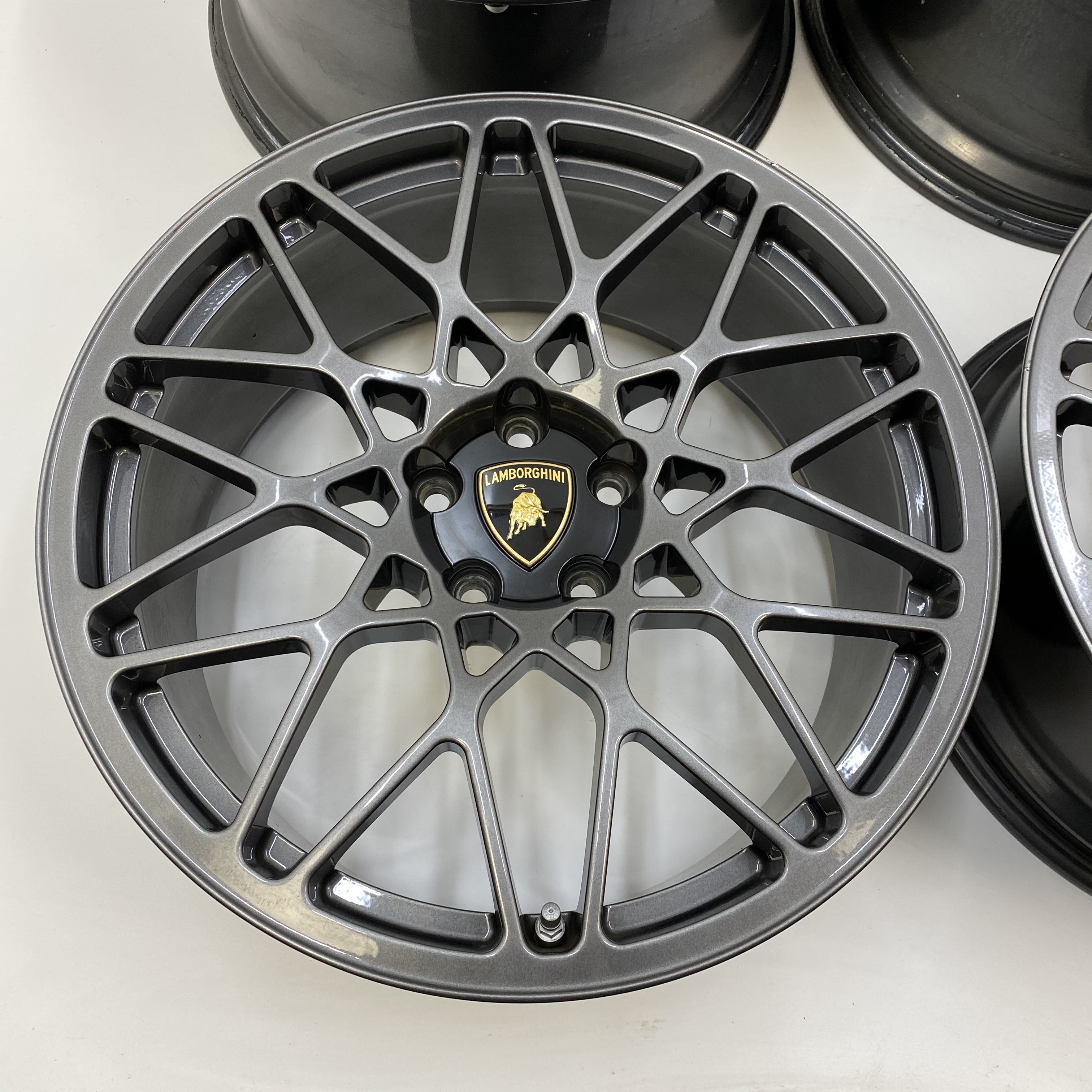 Set Of Genuine Gallardo LP560 Cordelia 19" Grey Alloy